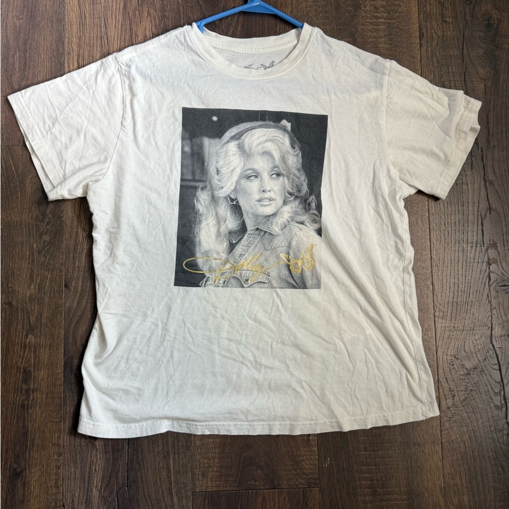 Dolly Parton Graphic T-Shirt
